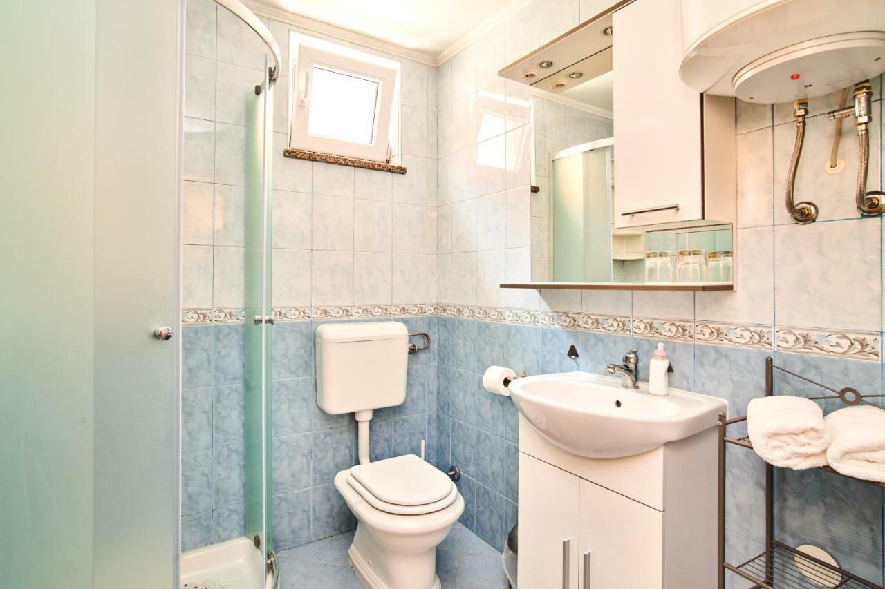 App Sverko Apartman Vilanija Kültér fotó